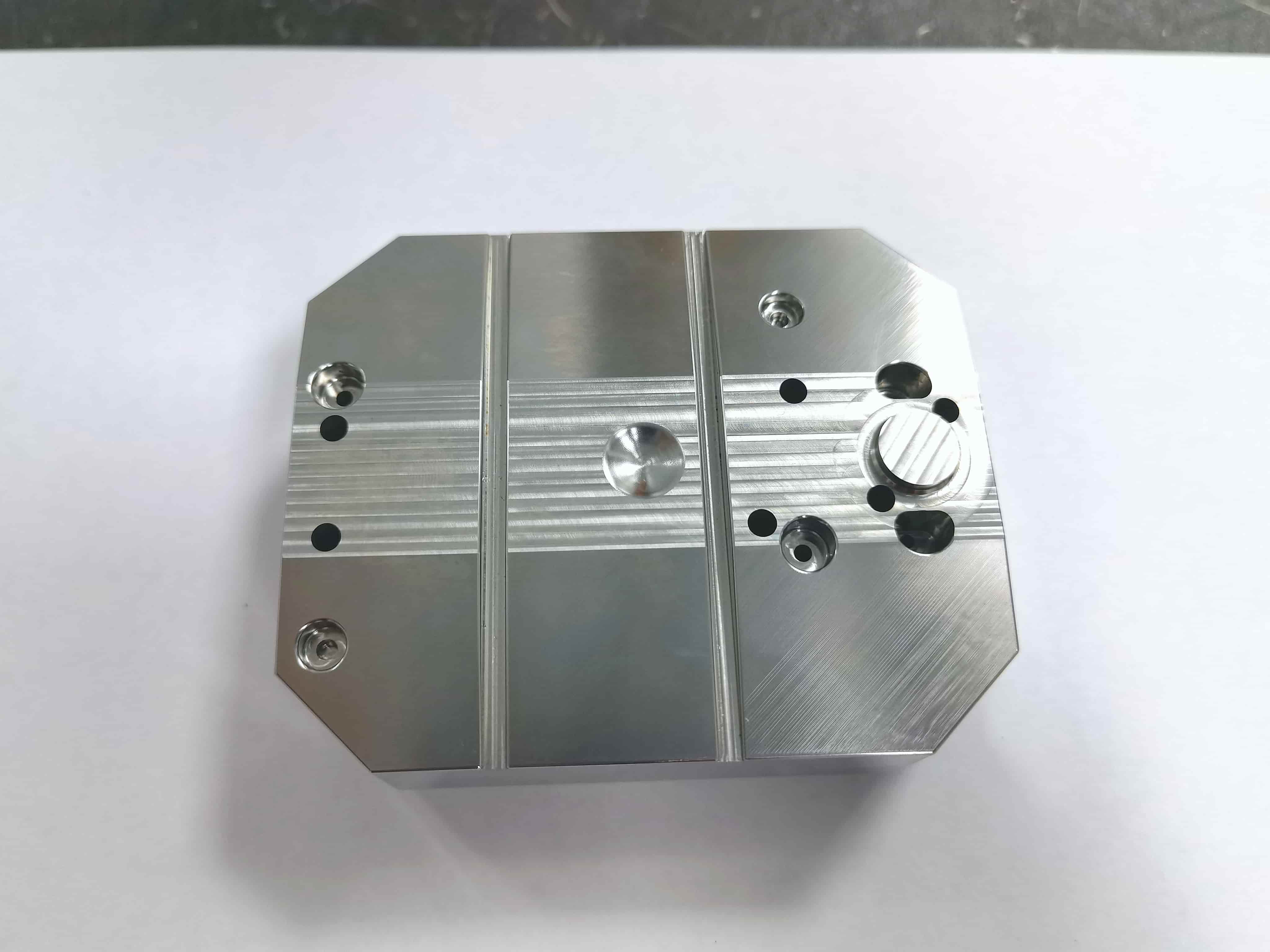 Mecanizado CNC de pezas de aceiro do provedor de mecanizado SPM